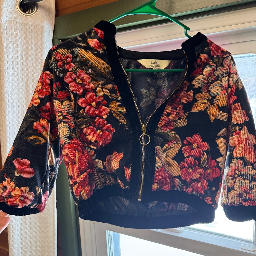 Red & Black Floral Print Velvet Jacket